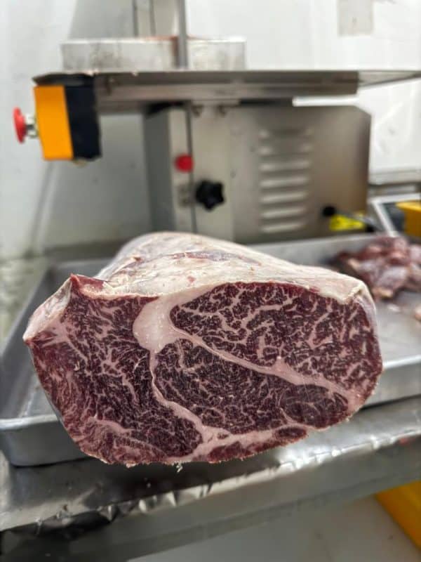 XL AUSTRALIAN WAGYU & ANGUS STRIPLOIN/RIBEYE COMBO - Image 5